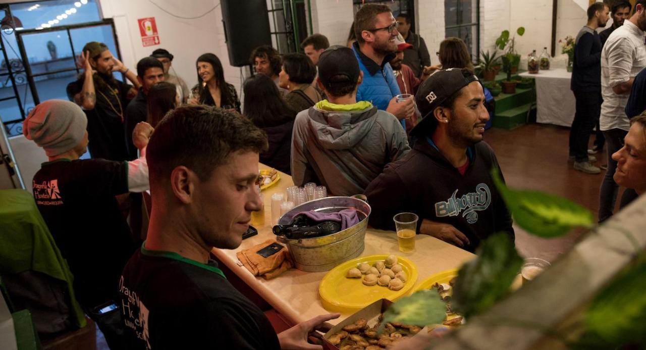 Dragonfly Hostels Barranco Lima Exterior photo